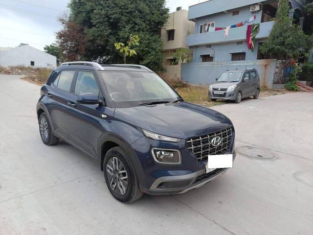 https://images10.gaadi.com/usedcar_image/4250308/original/processed_353d8fb71b8b772f1cd9cf0ad38292bb.jpg?imwidth=6400