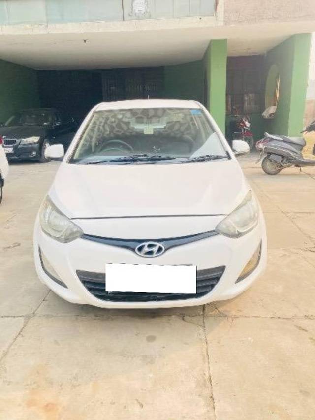 https://images10.gaadi.com/usedcar_image/4250329/original/processed_c4b84c65-f53d-4956-a403-da3fcd0f02d7.jpeg?imwidth=6402