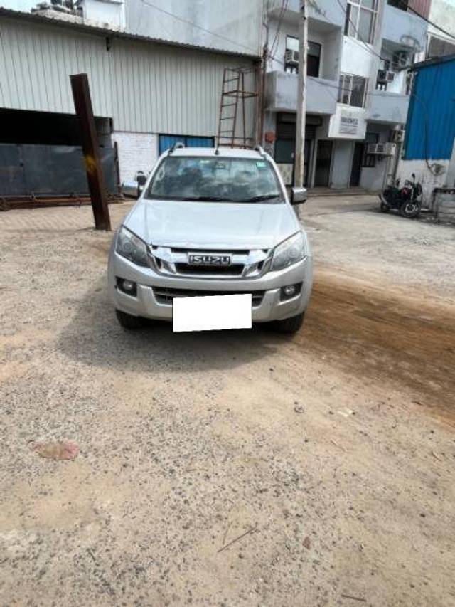 https://images10.gaadi.com/usedcar_image/4250357/original/e47a27893b116b1519d3306b18542e69.jpg?imwidth=6400