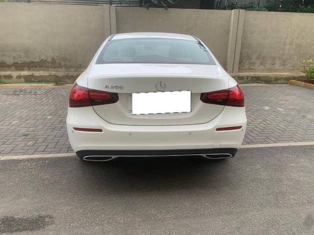 https://images10.gaadi.com/usedcar_image/4250358/original/e0d8efb1b6d2f68e1d985ae922ba7e9e.jpeg?imwidth=6402