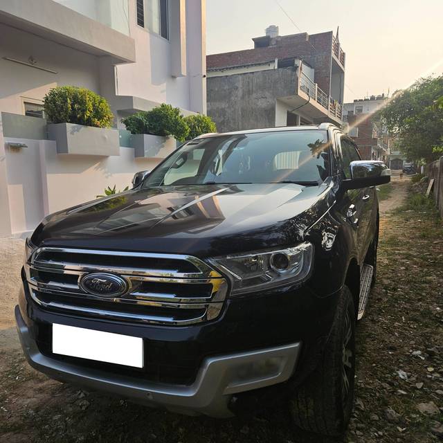 https://images10.gaadi.com/usedcar_image/4250385/original/processed_252c34a282d5df61a6012b41c820e21d.jpg?imwidth=6401