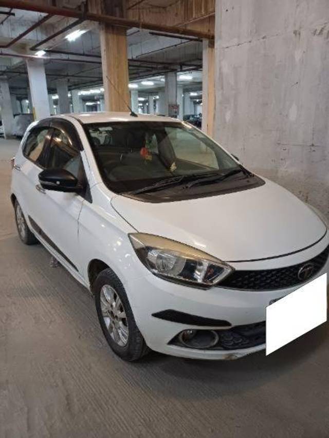 https://images10.gaadi.com/usedcar_image/4250473/original/be7c127d0c7acc1971bd11626f7d369d.jpg?imwidth=6400