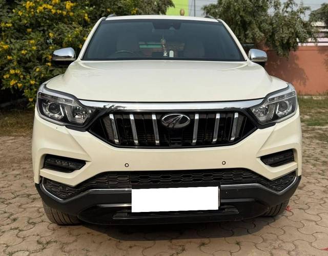 https://images10.gaadi.com/usedcar_image/4250564/original/processed_359815cc-b055-4bb3-a59f-ee19b5572b75.jpg?imwidth=6400