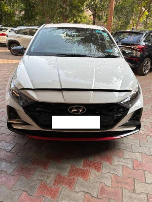 https://images10.gaadi.com/usedcar_image/4250607/original/a8b76bae851b8af0adff2b9b44a212e2.jpg?imwidth=6400