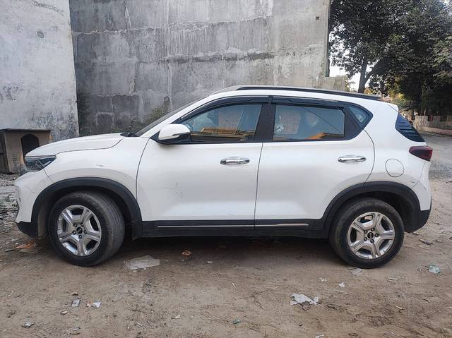 https://images10.gaadi.com/usedcar_image/4250616/original/3572cf721bc00b307feeec16741704ca.jpg?imwidth=6401