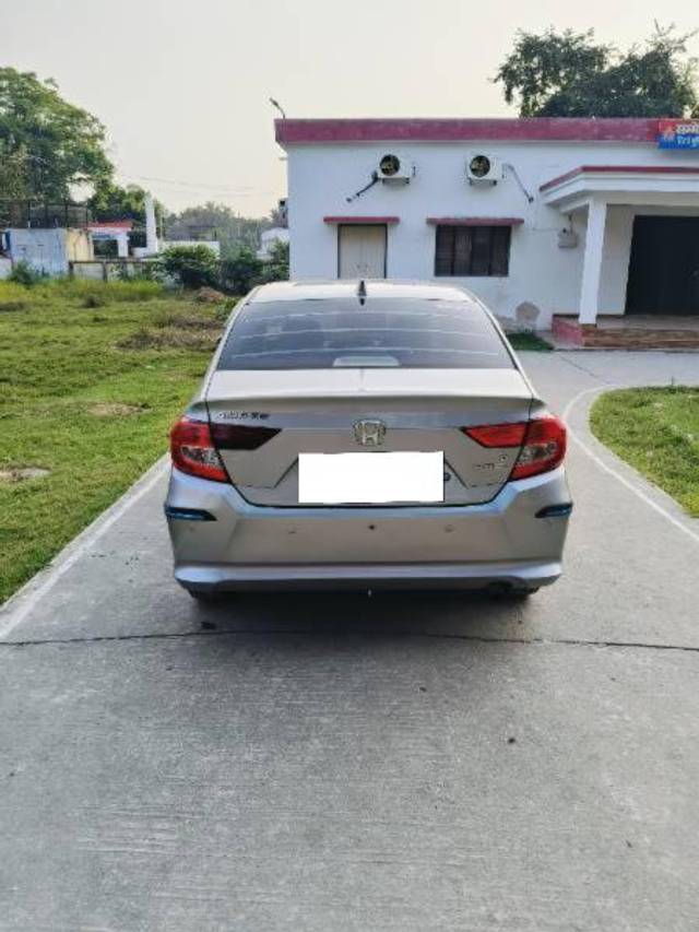 https://images10.gaadi.com/usedcar_image/4250647/original/processed_4a7d6e0c-1f6b-4e0d-b587-14d80578bf8a.jpeg?imwidth=6401