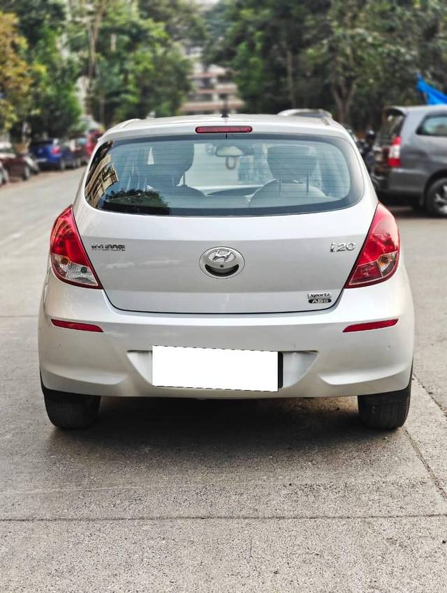 https://images10.gaadi.com/usedcar_image/4250654/original/processed_44a8cdc4292240eba7e56fb2a545bdf9.jpg?imwidth=6402