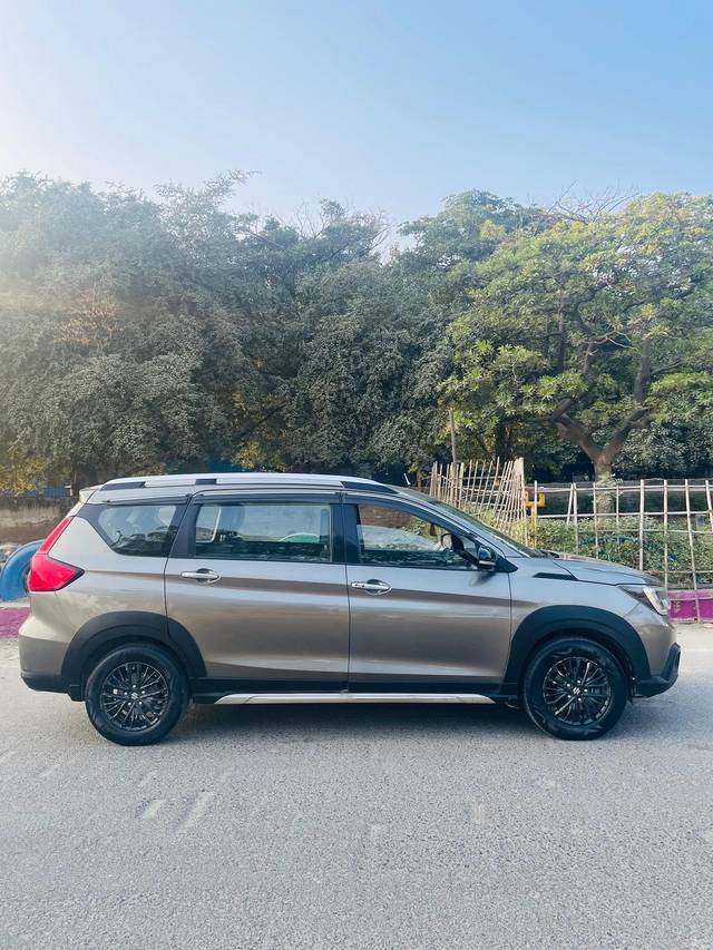 https://images10.gaadi.com/usedcar_image/4250676/original/378cb1cc28a2f3e1df3117702a50c0f0.jpg?imwidth=6401