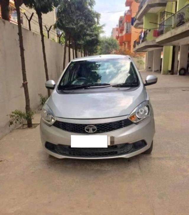 https://images10.gaadi.com/usedcar_image/4250706/original/processed_a325c791-d7d7-4d30-9c0b-627a220f3e14.jpeg?imwidth=6402