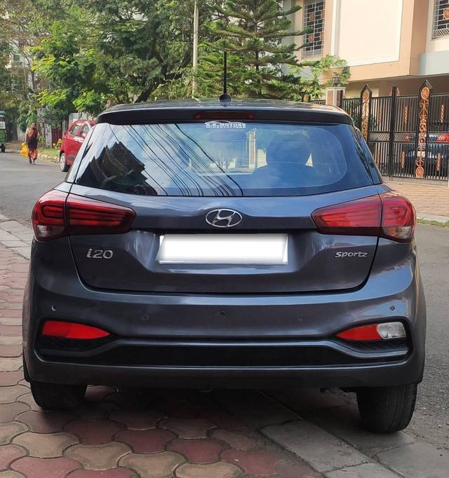 https://images10.gaadi.com/usedcar_image/4250744/original/processed_7d5e891caff01faa31ea588df71201b0.jpg?imwidth=6401