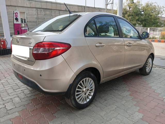 https://images10.gaadi.com/usedcar_image/4250752/original/processed_5bd11ea708dcc9410197983aaa509c26.jpg?imwidth=6401