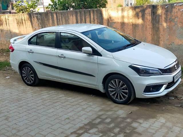 https://images10.gaadi.com/usedcar_image/4250765/original/processed_9a0054a3-0b88-43d9-a4fd-bdf02ebcca78.jpg?imwidth=6400