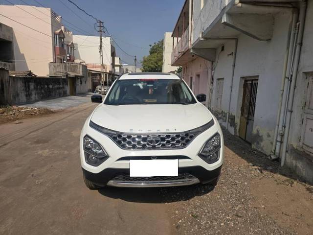 https://images10.gaadi.com/usedcar_image/4250768/original/processed_8ef3e826-e181-48ad-a440-c03aff974729.jpg?imwidth=6402