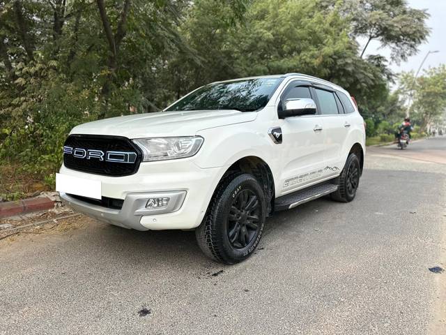 https://images10.gaadi.com/usedcar_image/4250820/original/processed_acfa7bd0b3e6176c9536ec548d5a7dca.jpg?imwidth=6402