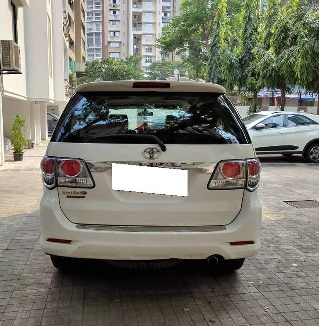 https://images10.gaadi.com/usedcar_image/4250837/original/processed_09db2d2a1f3aeb74d15d4407233d2bf6.jpeg?imwidth=6402