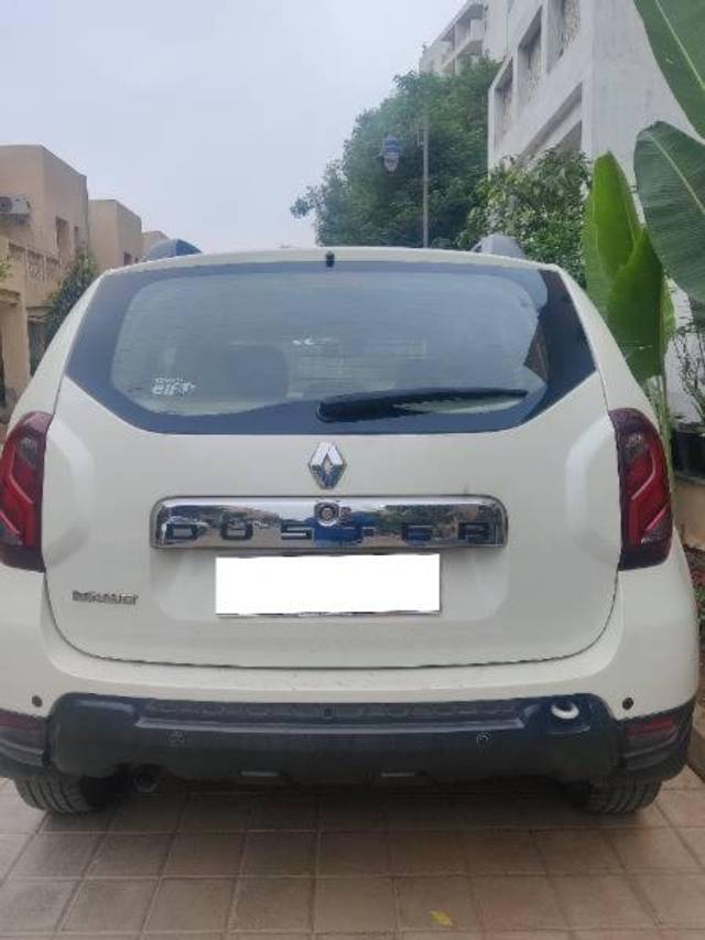 https://images10.gaadi.com/usedcar_image/4250975/original/processed_4a850410-2799-45fa-854b-c60538bb6eb6.jpg?imwidth=6401