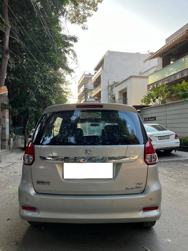 https://images10.gaadi.com/usedcar_image/4251052/original/processed_c5277b0776dab65ca35361a67002e06b.jpg?imwidth=6401