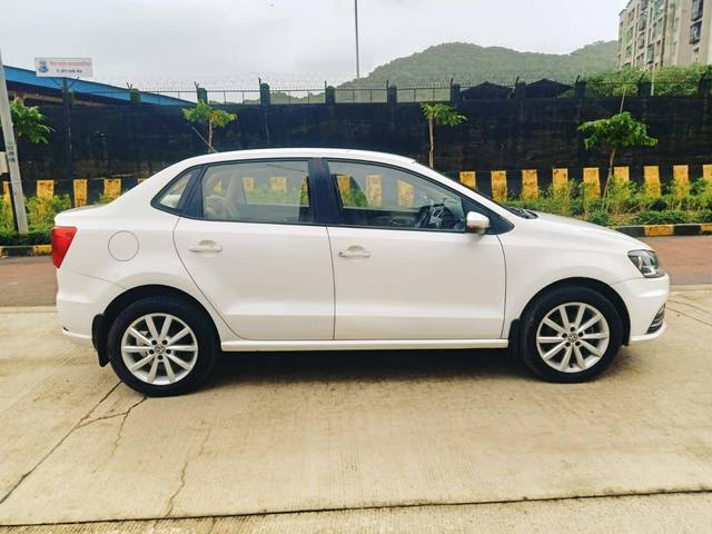 https://images10.gaadi.com/usedcar_image/4251111/original/processed_00de76519003846f3a27b3d1c160f301.jpg?imwidth=6401