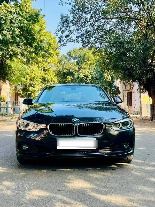 https://images10.gaadi.com/usedcar_image/4251134/original/processed_995fe0ee17e87d382c605b752da406a5.jpg?imwidth=6400