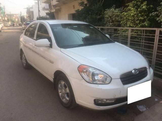 https://images10.gaadi.com/usedcar_image/4251151/original/processed_51e21918-026d-4059-8d7b-204ad390851d.jpg?imwidth=6400