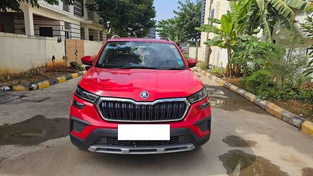 https://images10.gaadi.com/usedcar_image/4251202/original/processed_55ab62ba-8c14-419b-944c-d7280758f788.jpg?imwidth=6401