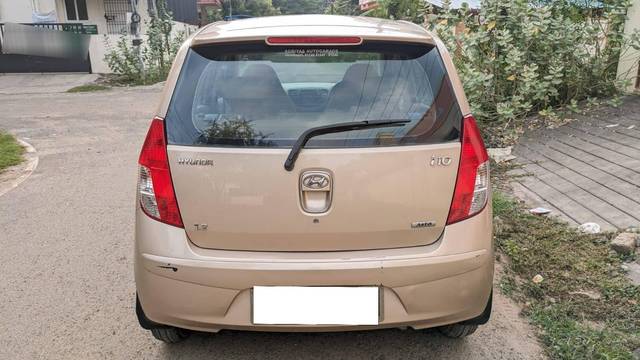 https://images10.gaadi.com/usedcar_image/4251423/original/processed_b0ac91542a487b611efa4787b02befad.jpg?imwidth=6402