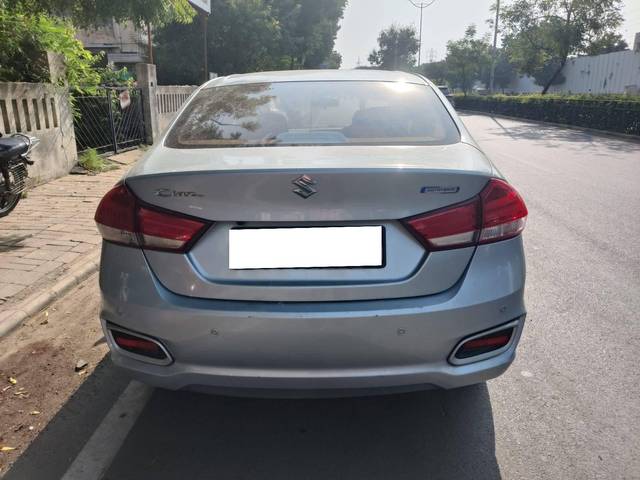 https://images10.gaadi.com/usedcar_image/4251560/original/processed_b19ee0f15ead9c85ec72fa1ecfa5a8c3.jpg?imwidth=6401