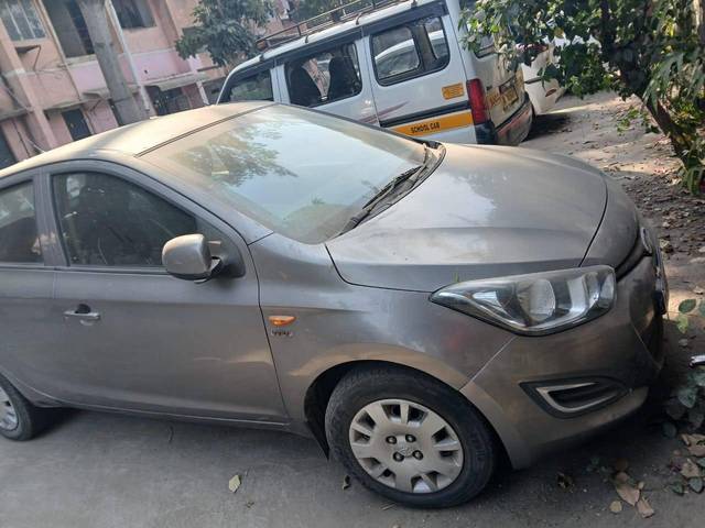 https://images10.gaadi.com/usedcar_image/4251616/original/processed_dd74b8931628ca0cfebec4bbf1cde625.jpg?imwidth=6400