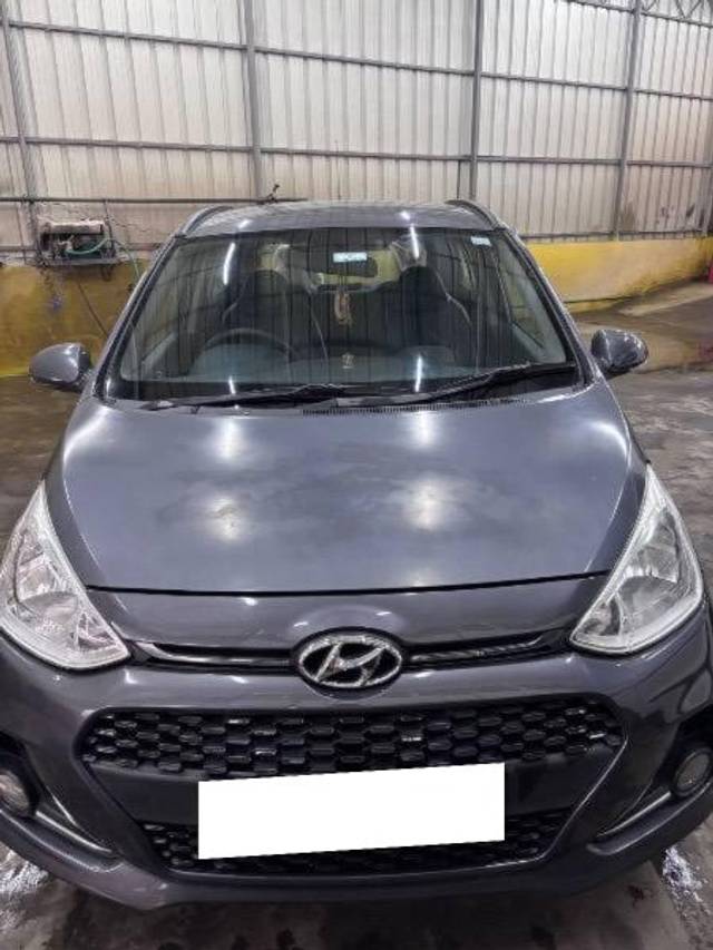 https://images10.gaadi.com/usedcar_image/4251666/original/processed_cf6f51f2-d560-4eec-bb9a-417b581d1e3e.jpg?imwidth=6400