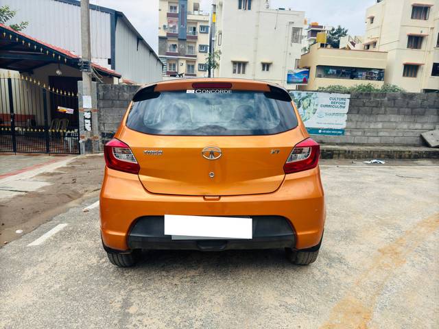 https://images10.gaadi.com/usedcar_image/4251672/original/processed_d465977f4c6e17d097bf9ef1e3d2274a.jpg?imwidth=6402