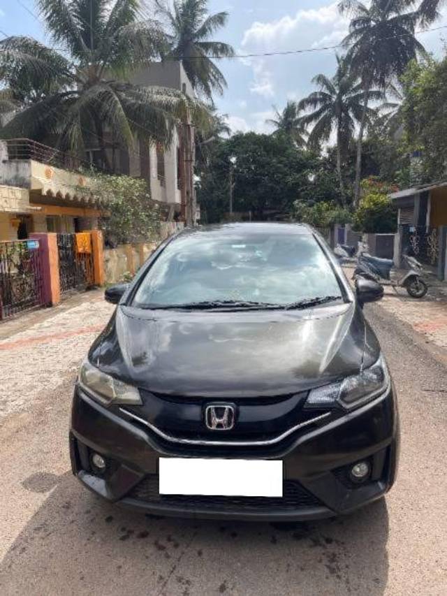 https://images10.gaadi.com/usedcar_image/4251690/original/processed_a29da2f3-a773-49d2-8665-8a148b651ed4.jpg?imwidth=6400