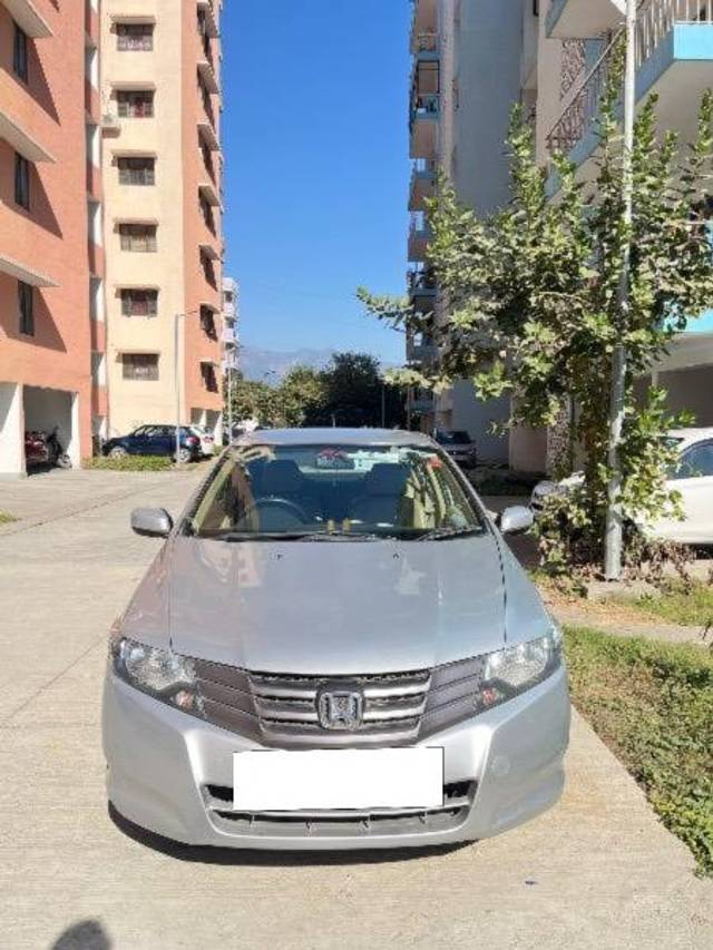 https://images10.gaadi.com/usedcar_image/4251721/original/processed_026767a7-5efb-41f7-967d-bc50e27547a3.jpeg?imwidth=6400