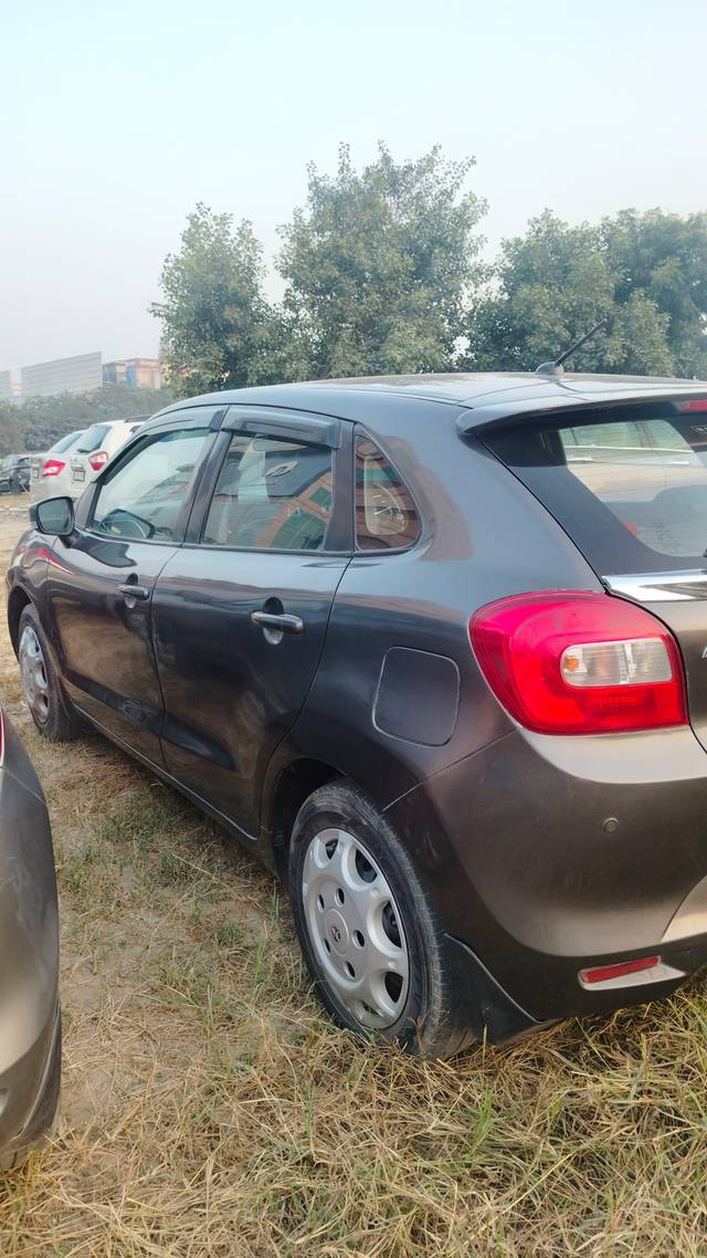 https://images10.gaadi.com/usedcar_image/4251727/original/processed_9d270bd45a271b80ad2798869445c0ac.jpg?imwidth=6402