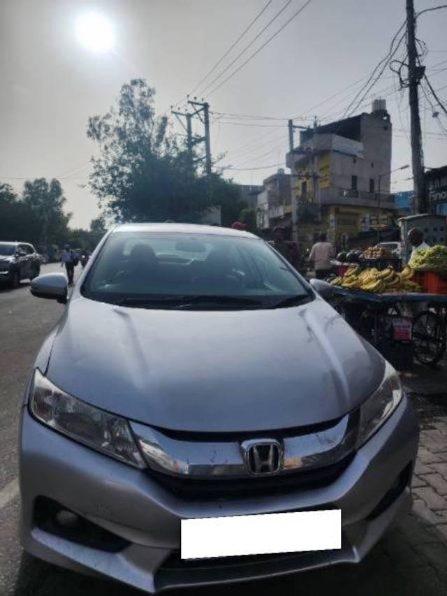 https://images10.gaadi.com/usedcar_image/4251764/original/processed_0a87951e-4e05-4893-9360-d50892d8d8c8.jpg?imwidth=6400