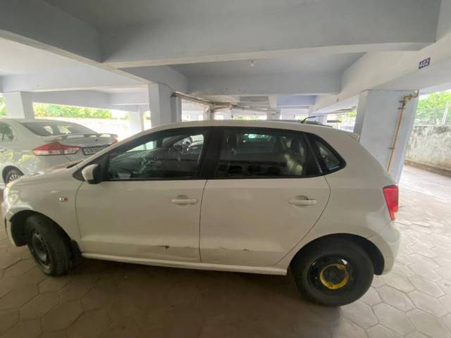 https://images10.gaadi.com/usedcar_image/4251772/original/adc0e2b647fc6a2310a251d6df552cbf.jpg?imwidth=6402