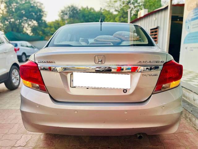 https://images10.gaadi.com/usedcar_image/4251800/original/processed_edc506ea2ae31a43f22f33d657148119.jpg?imwidth=6402