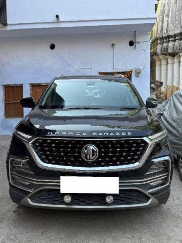 https://images10.gaadi.com/usedcar_image/4251827/original/processed_96fc9c73-183c-4bfe-b70a-221d440bde54.jpg?imwidth=6400