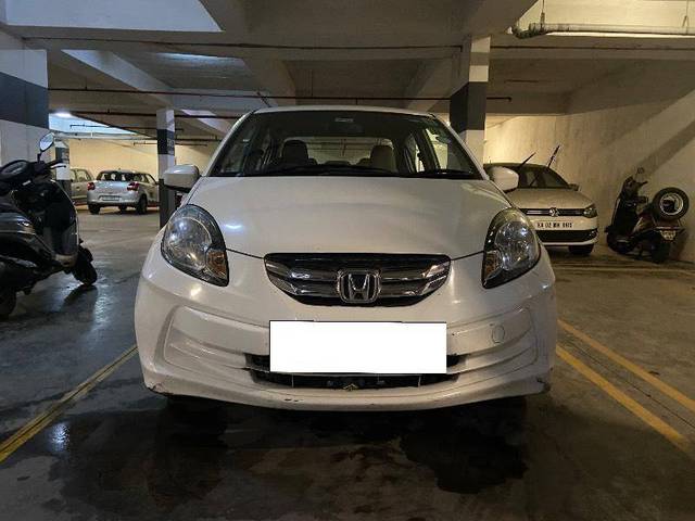 https://images10.gaadi.com/usedcar_image/4251837/original/7ab8bdc2dd77aa2bc5bcb9172f09f42c.jpeg?imwidth=6400