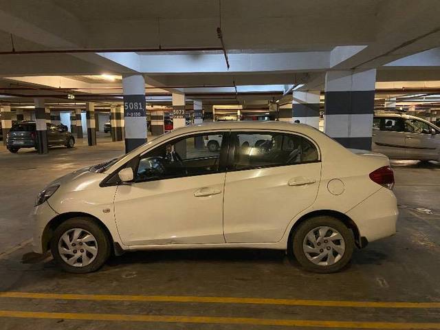 https://images10.gaadi.com/usedcar_image/4251837/original/908e80ec83209b28a99f3dd4e5f000f1.jpeg?imwidth=6402