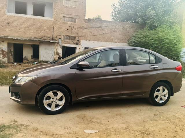 https://images10.gaadi.com/usedcar_image/4251904/original/2b50d7886f8106b2d30fcb970bba85f4.jpg?imwidth=6400