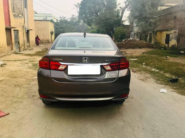 https://images10.gaadi.com/usedcar_image/4251904/original/processed_c87ec2f03b5f762d6df015c8eaa68084.jpg?imwidth=6402