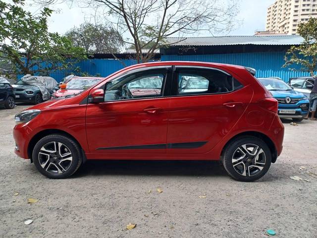 https://images10.gaadi.com/usedcar_image/4251947/original/processed_3780dd42613edd72b97035f32ef682cb.jpeg?imwidth=6402