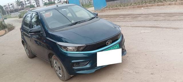 https://images10.gaadi.com/usedcar_image/4251962/original/f077cb07ba3b51c282ddfc69899c34fd.jpg?imwidth=6400