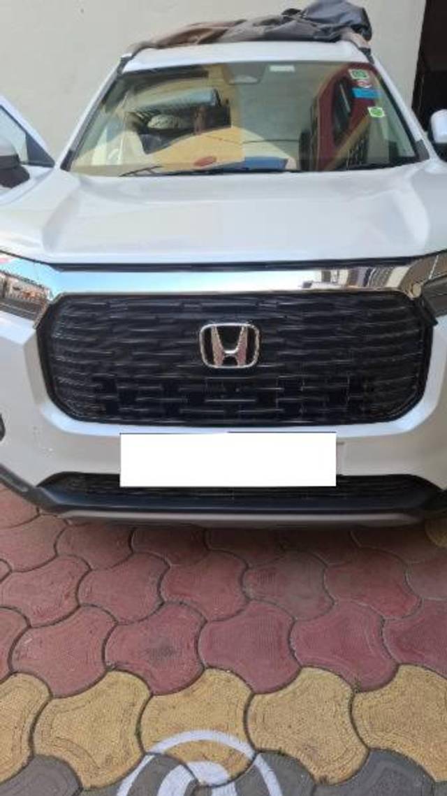 https://images10.gaadi.com/usedcar_image/4252009/original/processed_9218ff3a-2e31-4a79-9be1-d6dd110cc2ae.jpg?imwidth=6400