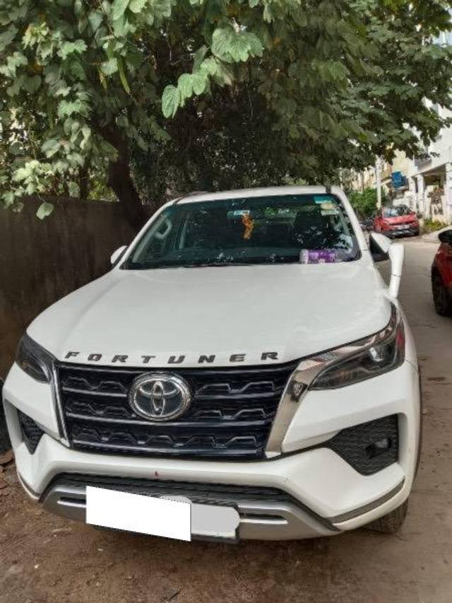 https://images10.gaadi.com/usedcar_image/4252061/original/processed_9fc3ec65-6e54-4d2d-bb3a-f501aa668fa1.jpg?imwidth=6402