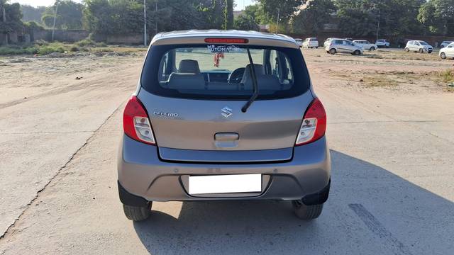 https://images10.gaadi.com/usedcar_image/4252091/original/processed_733ec7054bb3a0dc80d905565850d1e5.jpg?imwidth=6402