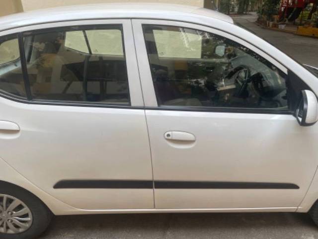 https://images10.gaadi.com/usedcar_image/4252103/original/2eaa74eb2f28a636d5a3c9b688a2d570.jpeg?imwidth=6401