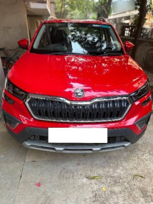 https://images10.gaadi.com/usedcar_image/4252225/original/b87b9c1f13afc5b29176cbbb60d30bb2.jpg?imwidth=6400