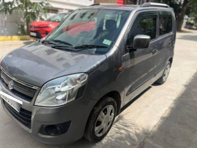 https://images10.gaadi.com/usedcar_image/4252316/original/processed_b25947cfed37a113bca2e4081e9c1cd1.jpg?imwidth=6400