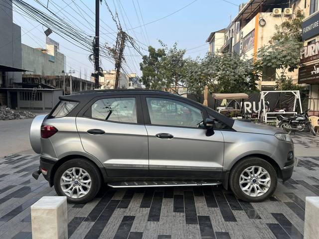 https://images10.gaadi.com/usedcar_image/4252407/original/processed_533a1ef8713511fef57c47cb9815204a.jpg?imwidth=6401